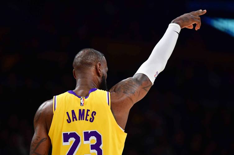 篮球篮网球员赛后接受采访分享心得（篮网队球员赛后采访畅谈心得）