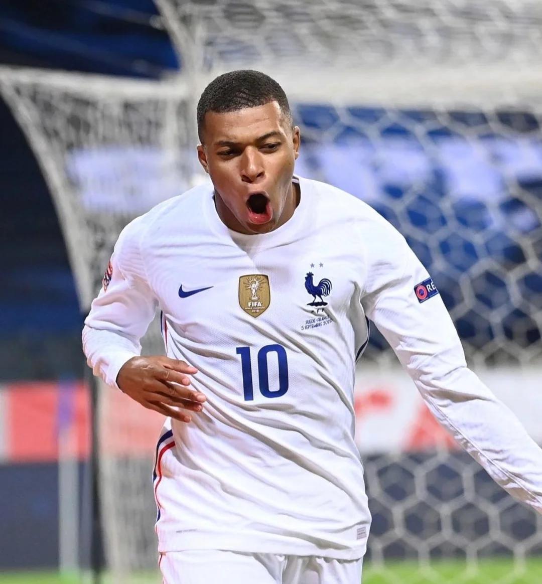 足协官方：征集2026赛季足协杯资格赛承办地，比赛1月举行（足协发布公告：面向全国征集2026赛季足协杯资格赛承办地，比赛定于1月进行）