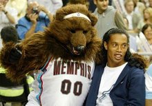 罗克经纪人：我们预计会收到一份来自英超球队的5000万欧元报价（罗克经纪人：英超球队或将开出5000万欧元报价）