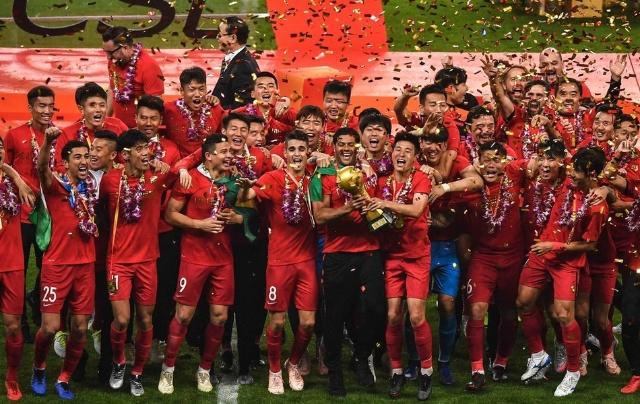 媒体人：山东泰山B队将面临重组，现有球员将面对未来规划（媒体人称山东泰山B队酝酿重组，现有球员需明确未来去向）