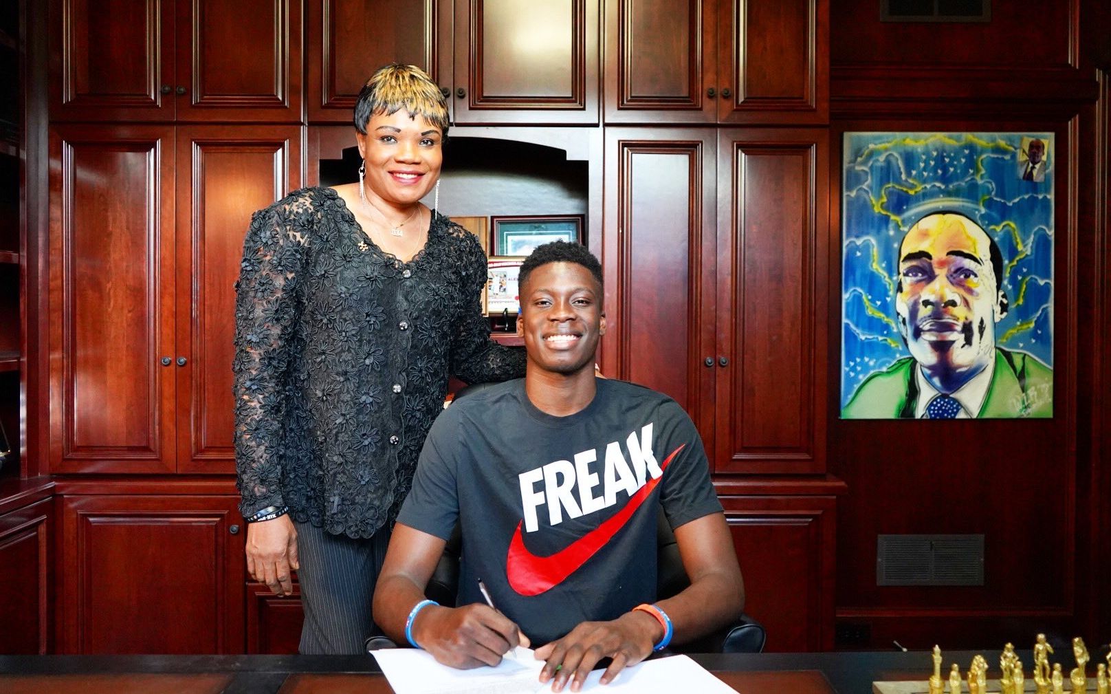 尽管各种信息指出拜仁不会买断雅克松，但其本人也无...（多方消息称拜仁不会买断雅克松，球员本人亦无意继续留队）