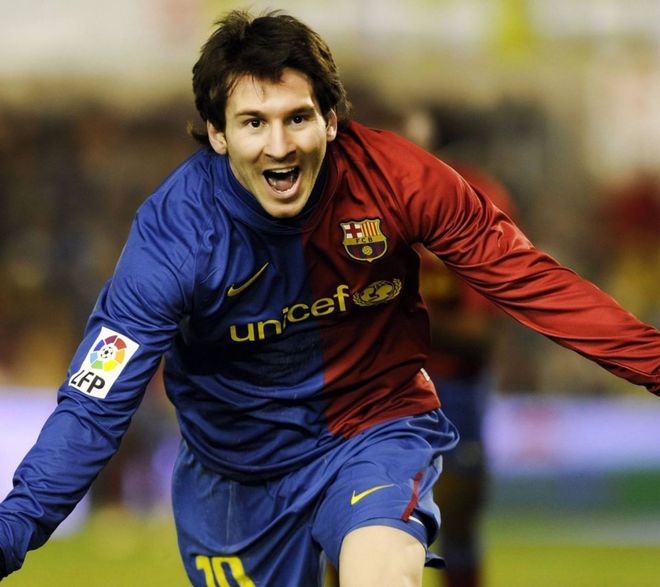 3-2大逆转，AC米兰让二追三+3连胜登顶，27岁替补奇兵10分钟2球（AC米兰3-2逆转翻盘，三连胜登顶，27岁替补10分钟梅开二度）