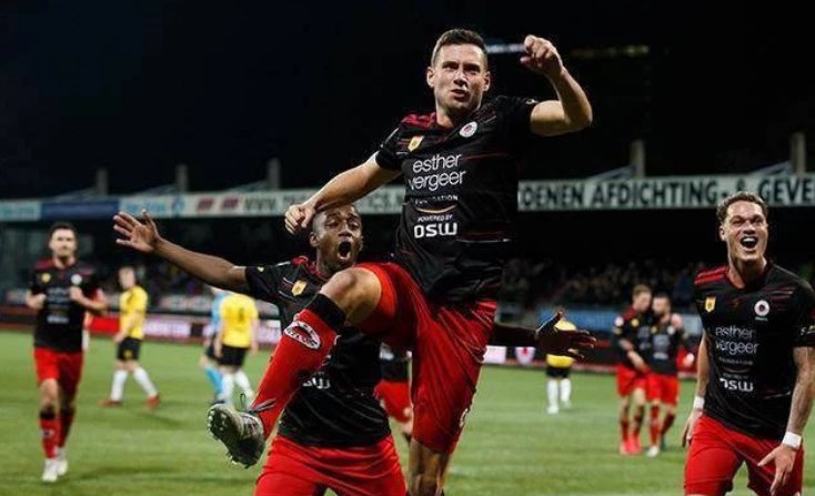 的集体付出 的集体付出